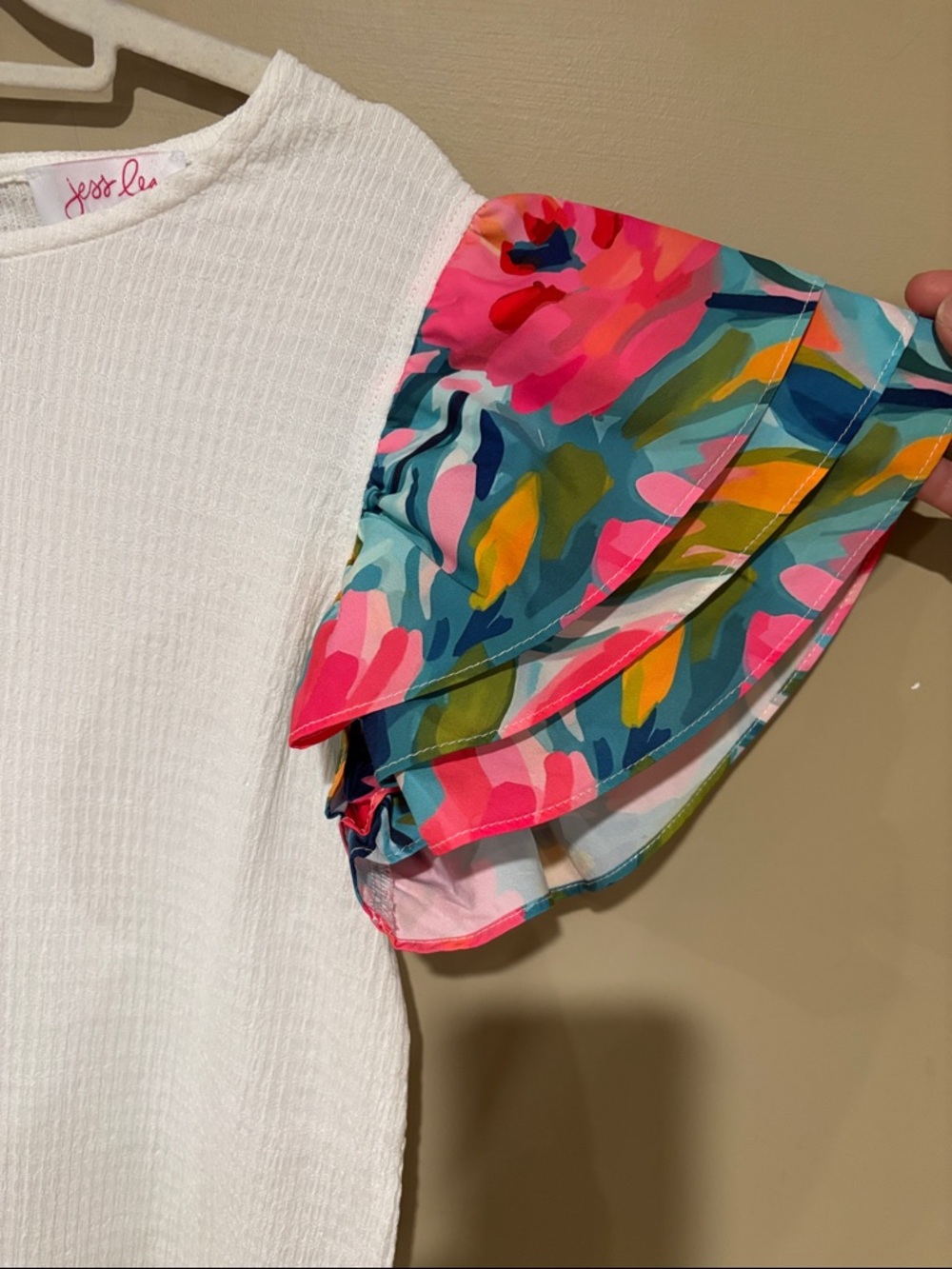 Jess Lea boutique flutter sleeve top - Picture 5 of 7